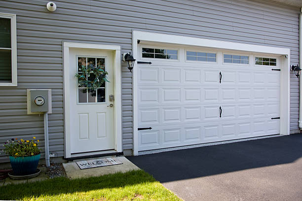 24/7 Emergency Garage Door Panel Replacement experts in Hooker County County, NE